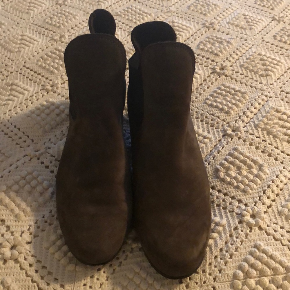 Arche ankle olive suede booties